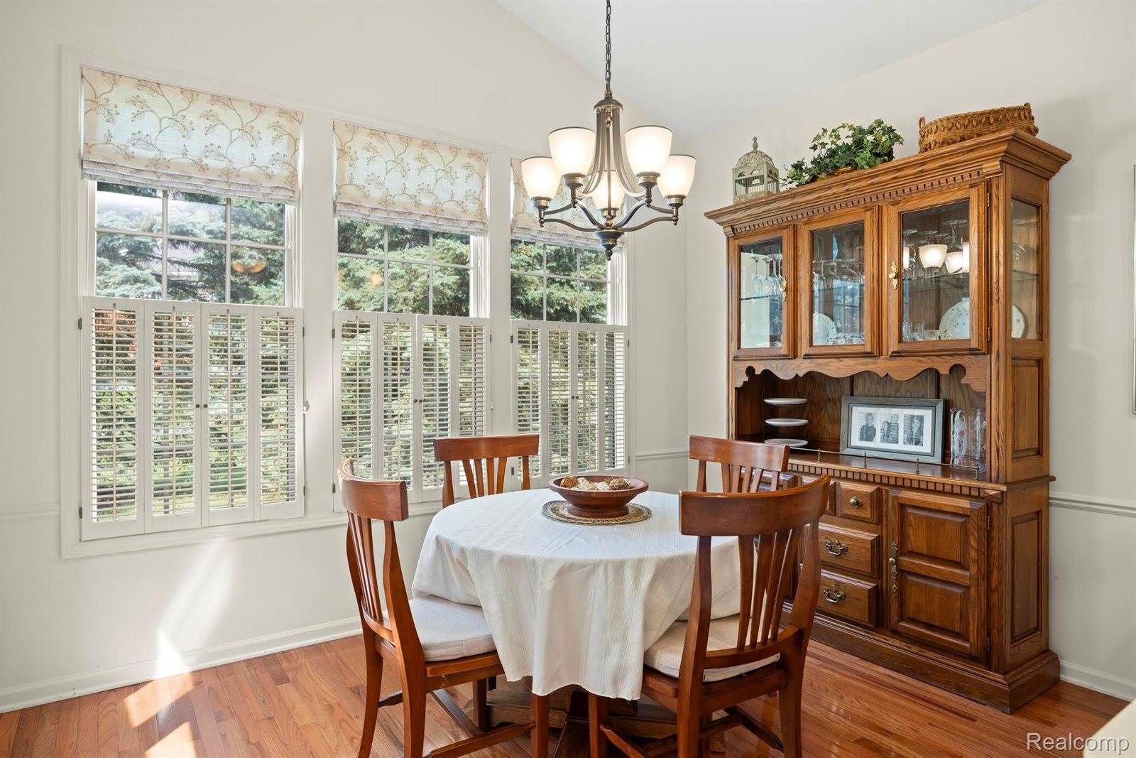 1114 Rock Valley Drive, RochesterCity_Oakland, MI 48307