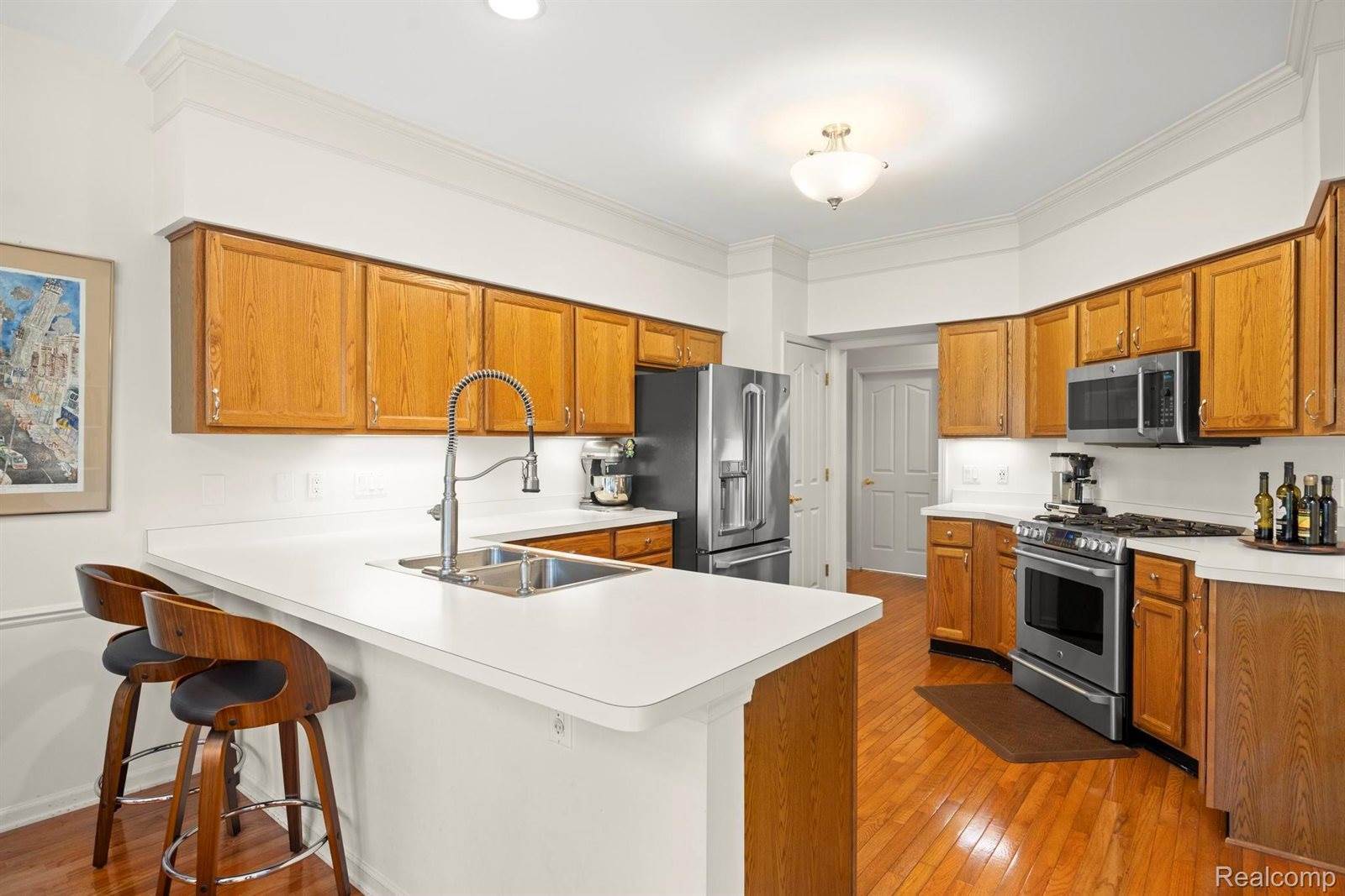 1114 Rock Valley Drive, RochesterCity_Oakland, MI 48307