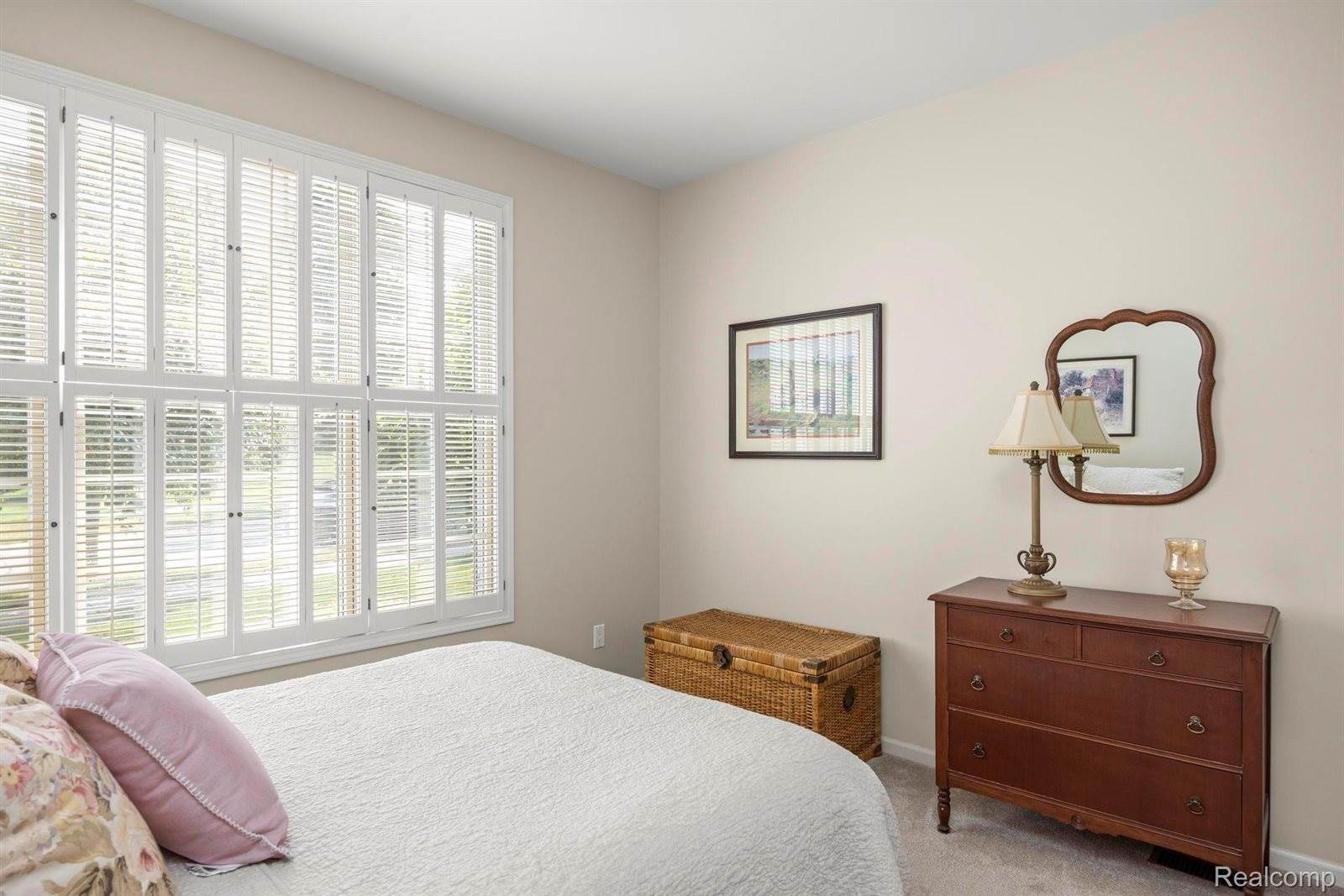 1114 Rock Valley Drive, RochesterCity_Oakland, MI 48307