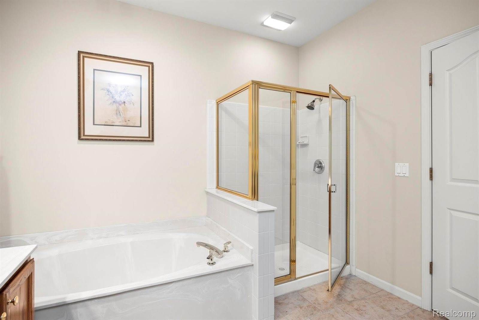 1114 Rock Valley Drive, RochesterCity_Oakland, MI 48307