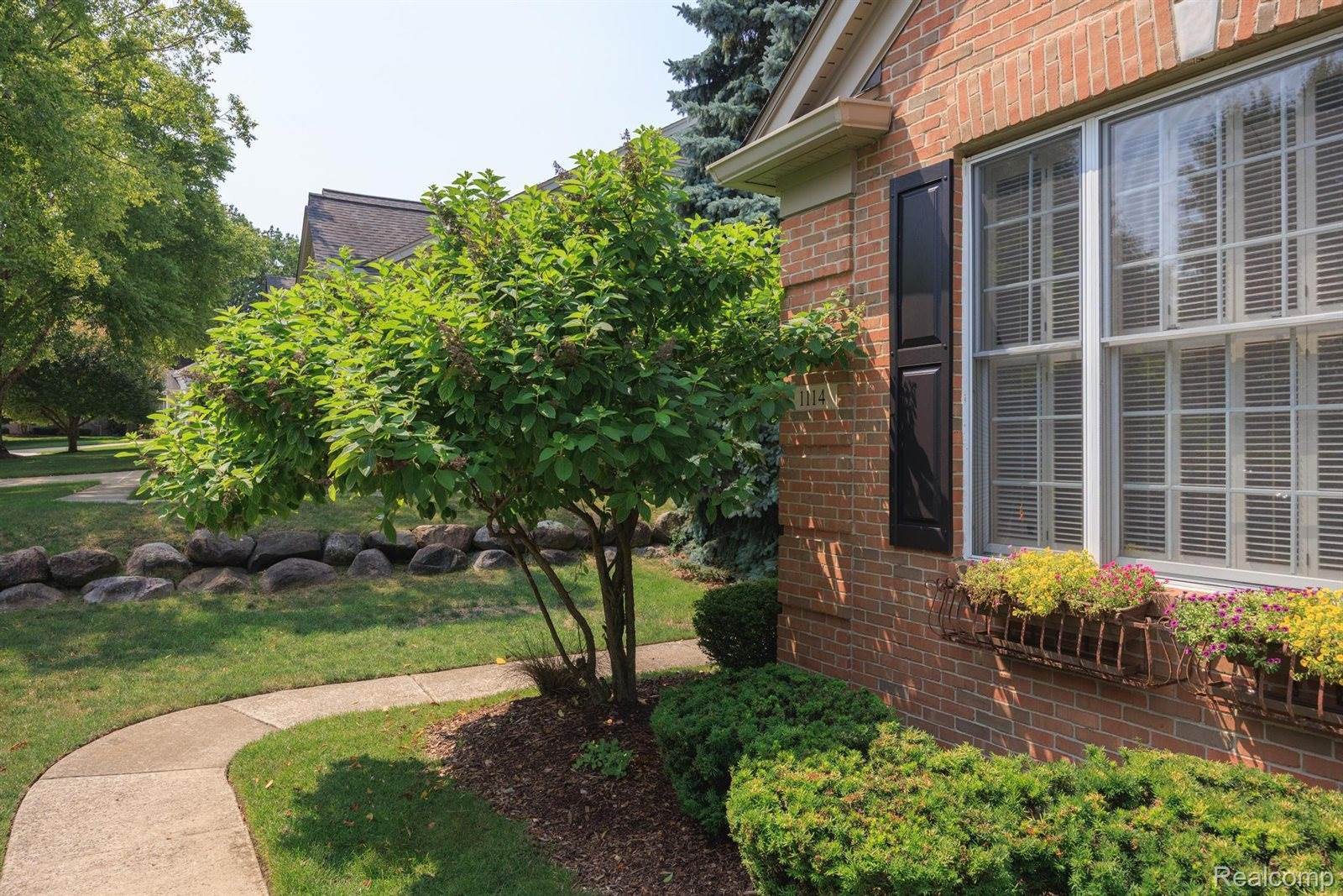 1114 Rock Valley Drive, RochesterCity_Oakland, MI 48307