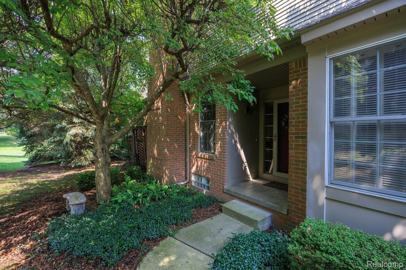 1114 Rock Valley Drive, RochesterCity_Oakland, MI 48307