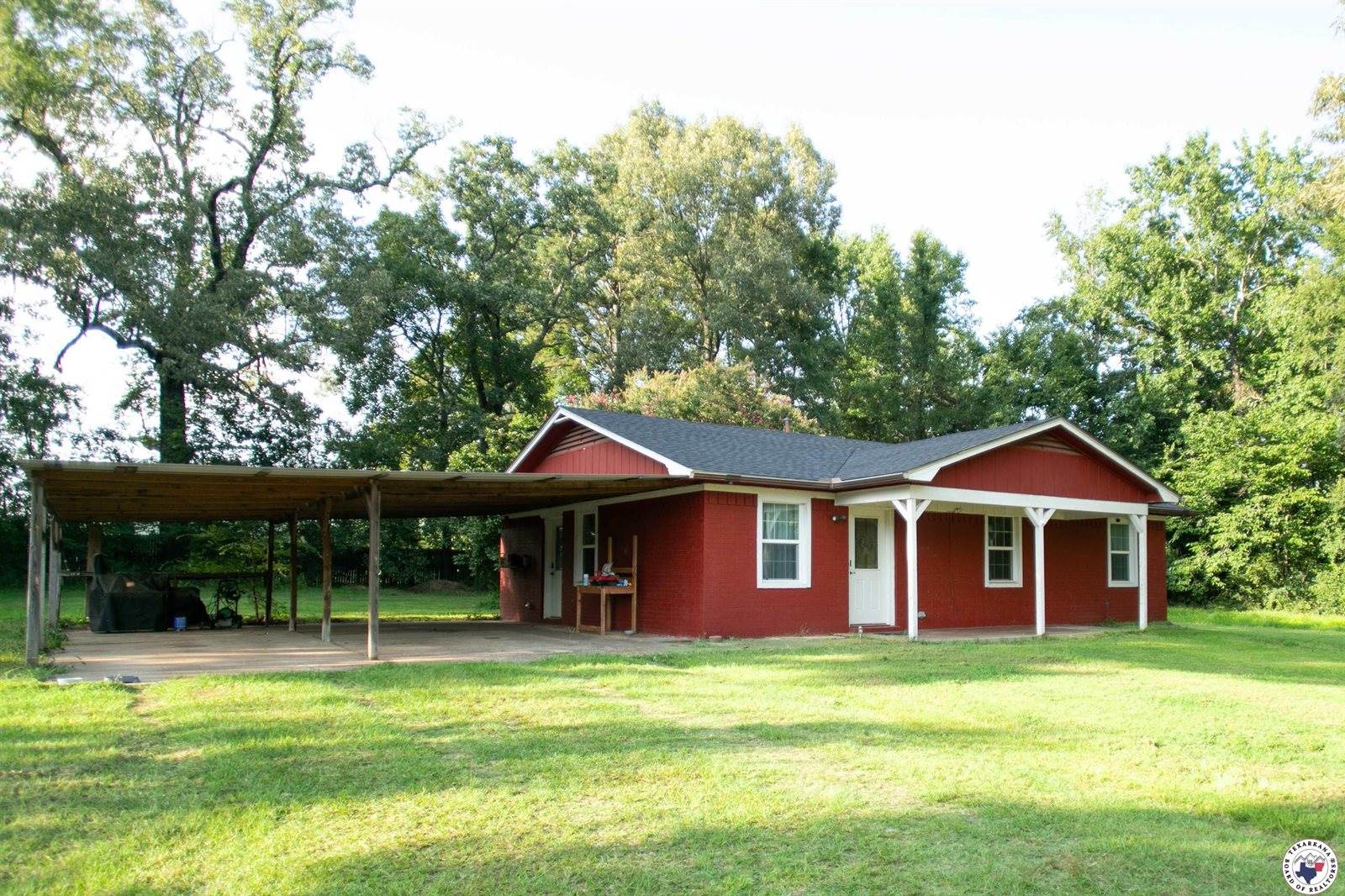 160 County Road 1120, Maud, TX 75567