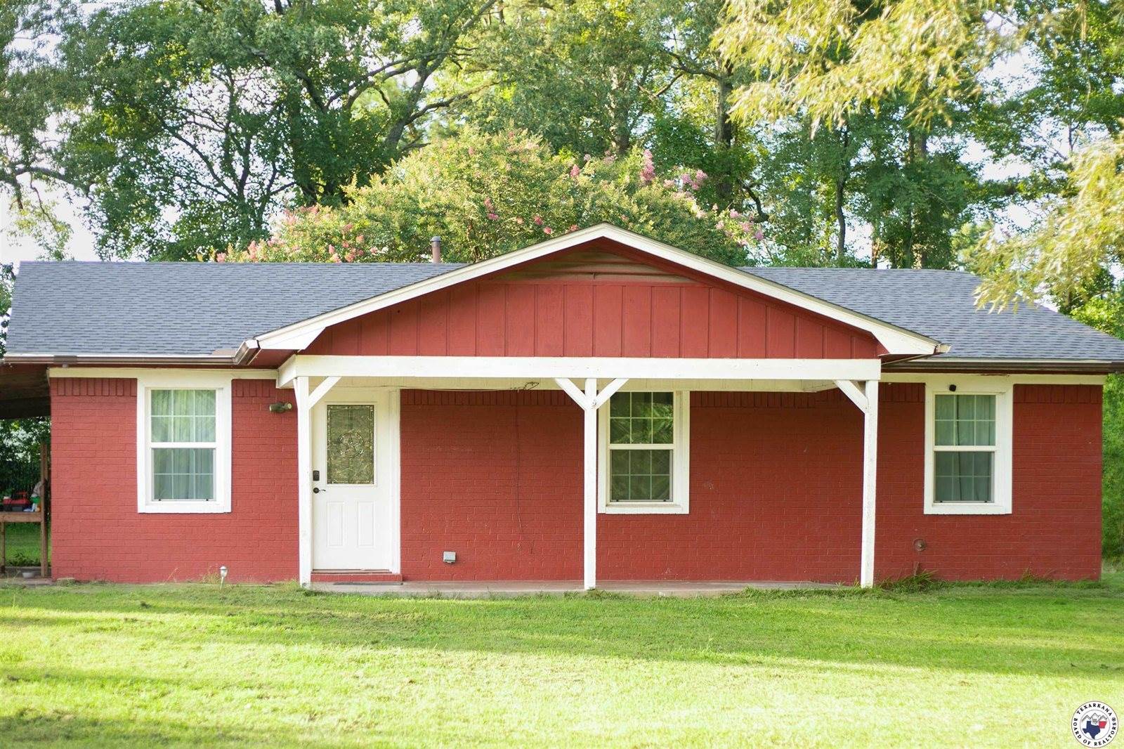 160 County Road 1120, Maud, TX 75567