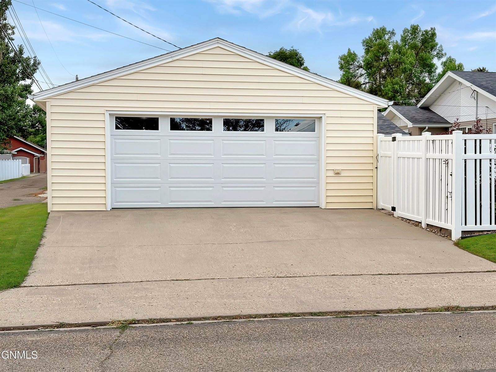 1520 Main Street, Williston, ND 58801