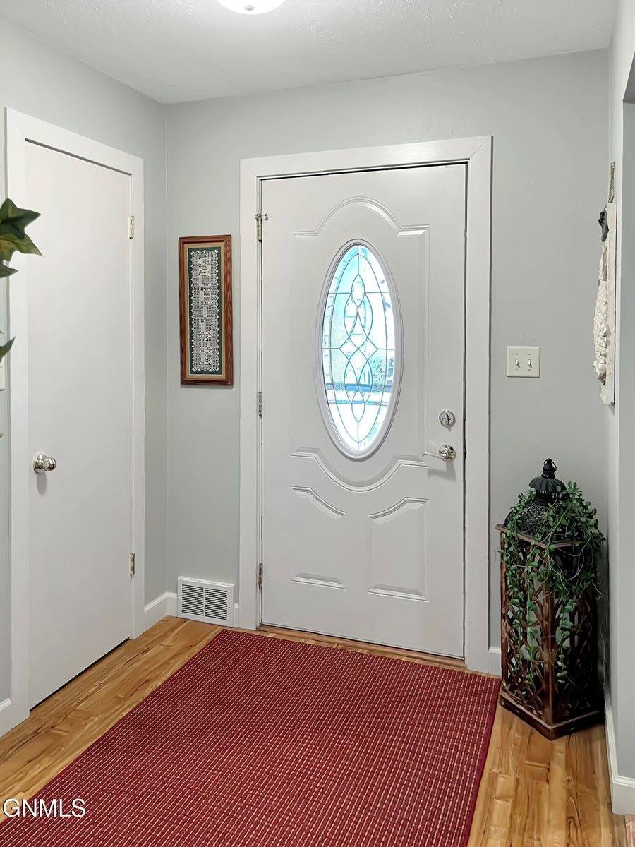 1520 Main Street, Williston, ND 58801