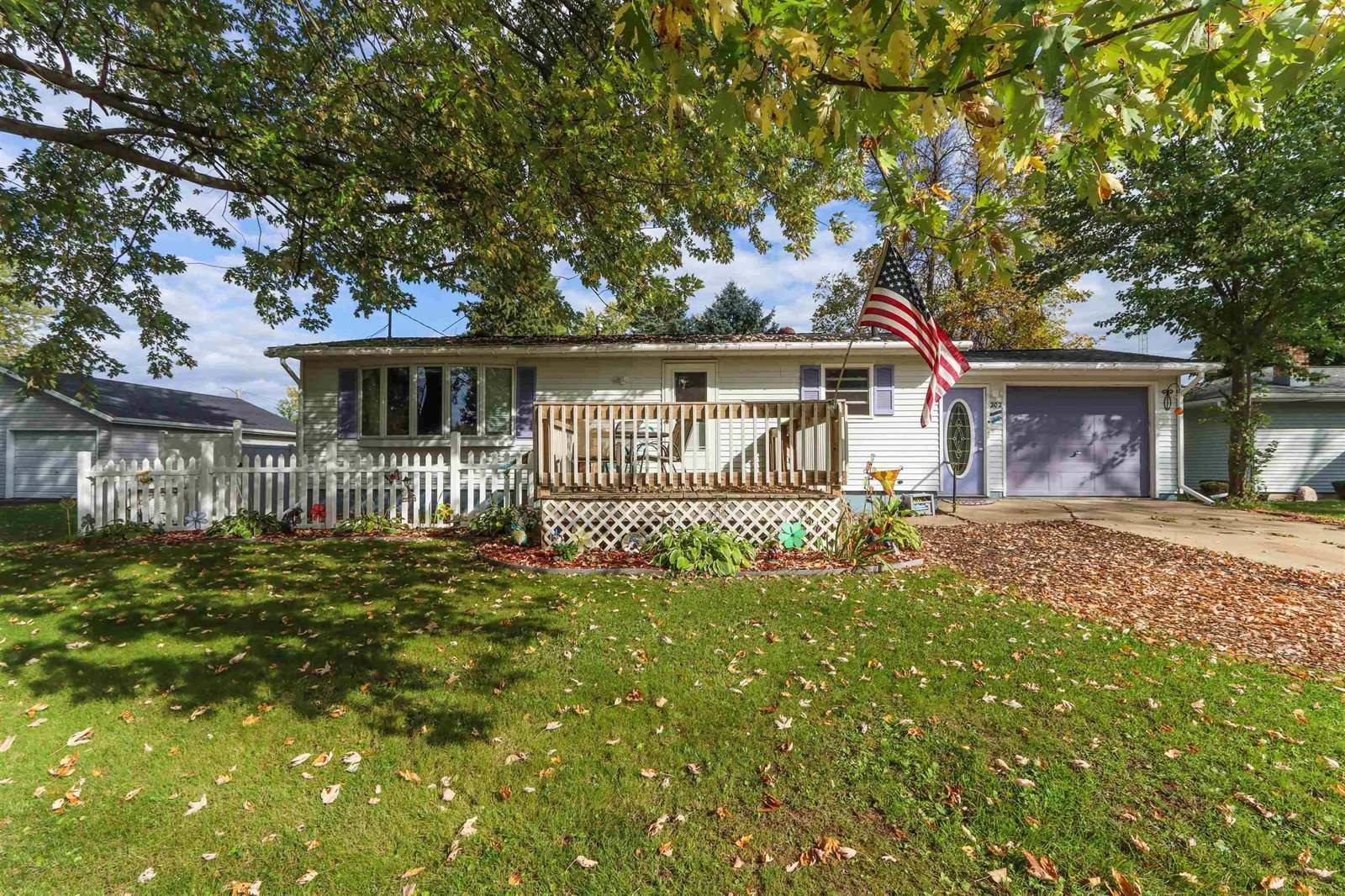 202 2nd Street, Milladore, WI 54454
