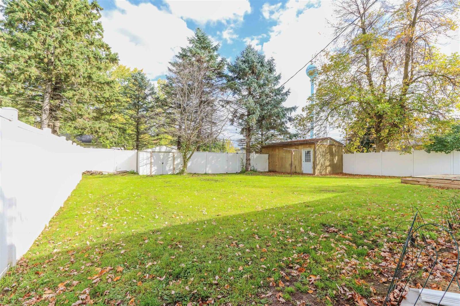 202 2nd Street, Milladore, WI 54454