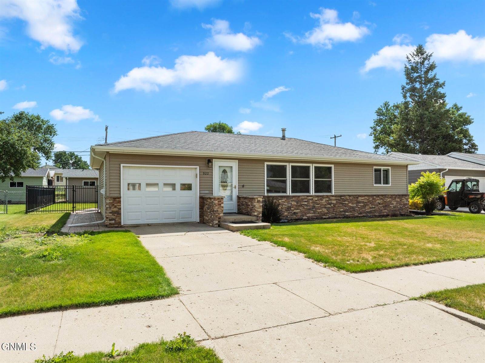 922 16th Avenue West, Williston, ND 58801