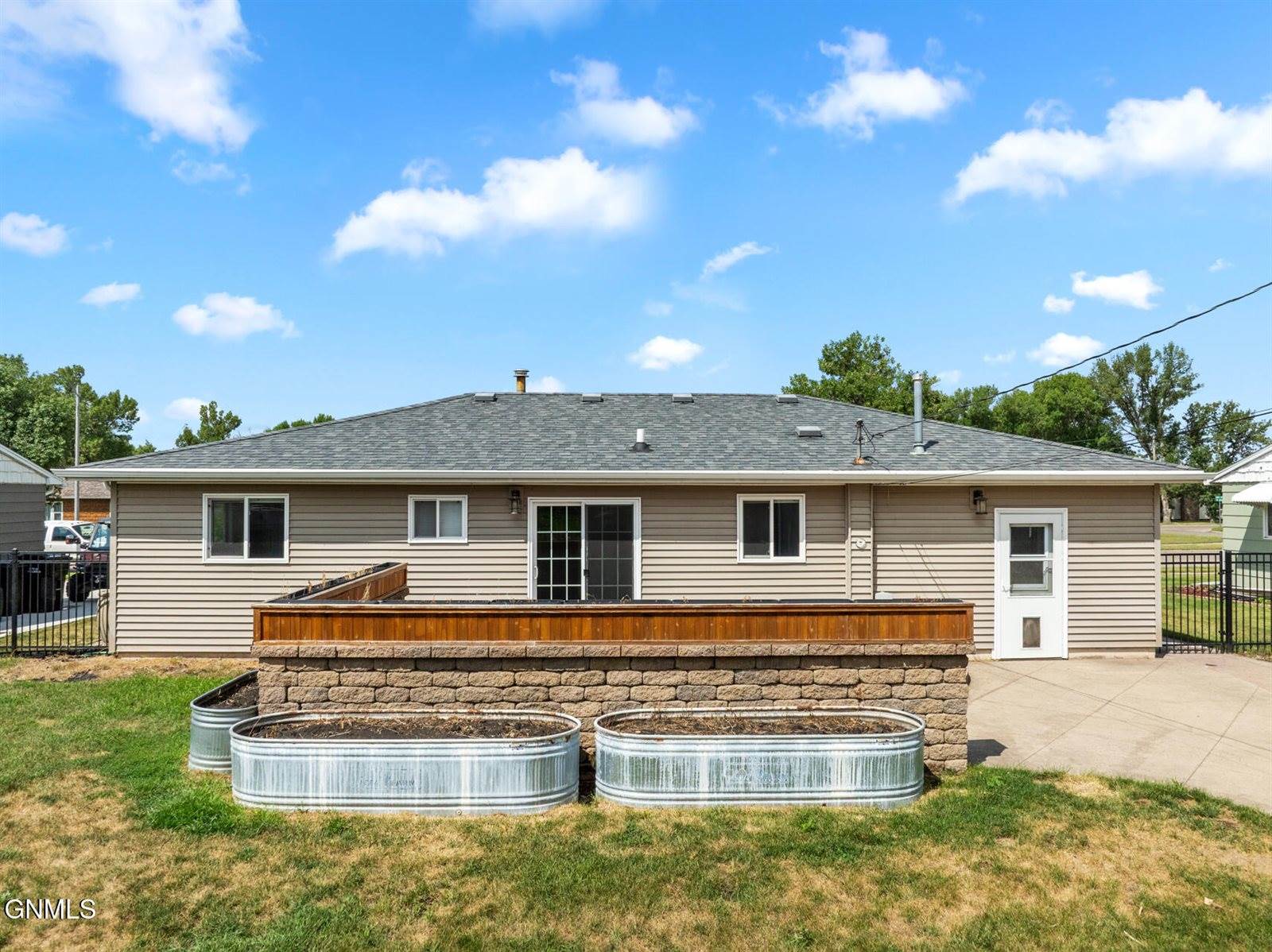 922 16th Avenue West, Williston, ND 58801