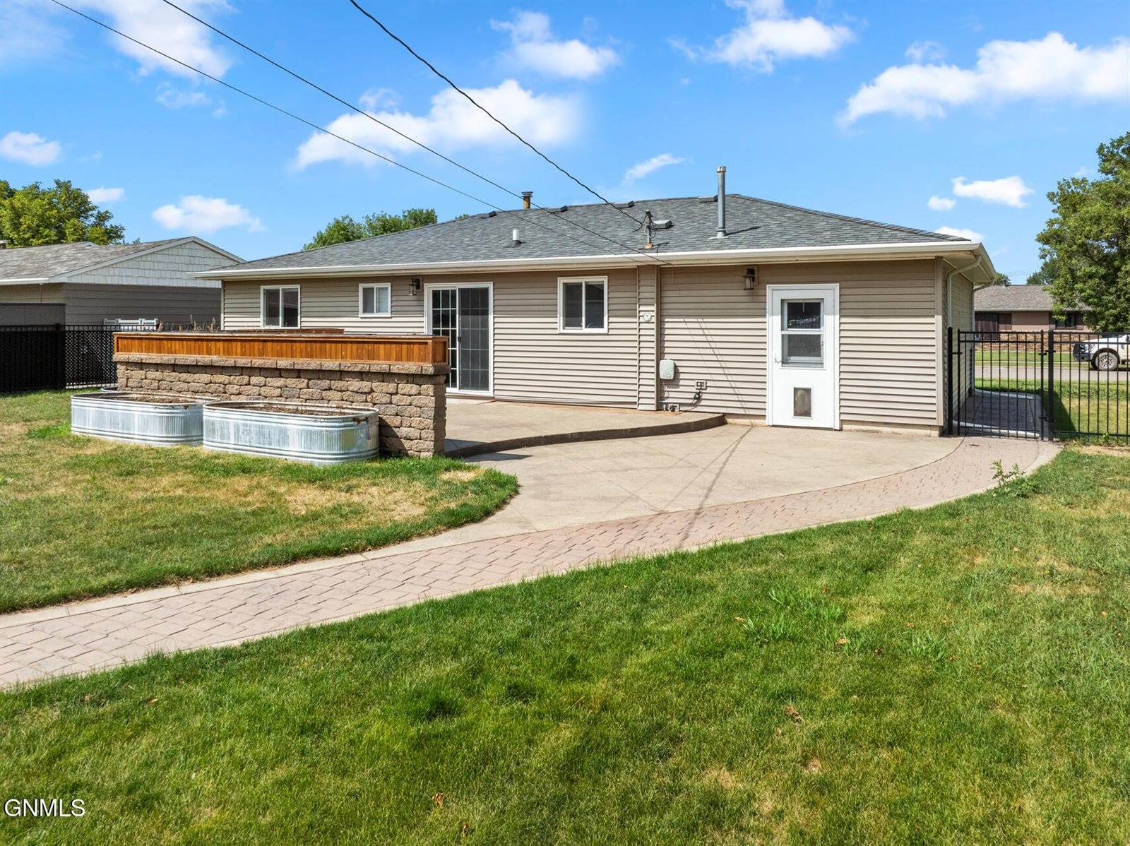 922 16th Avenue West, Williston, ND 58801