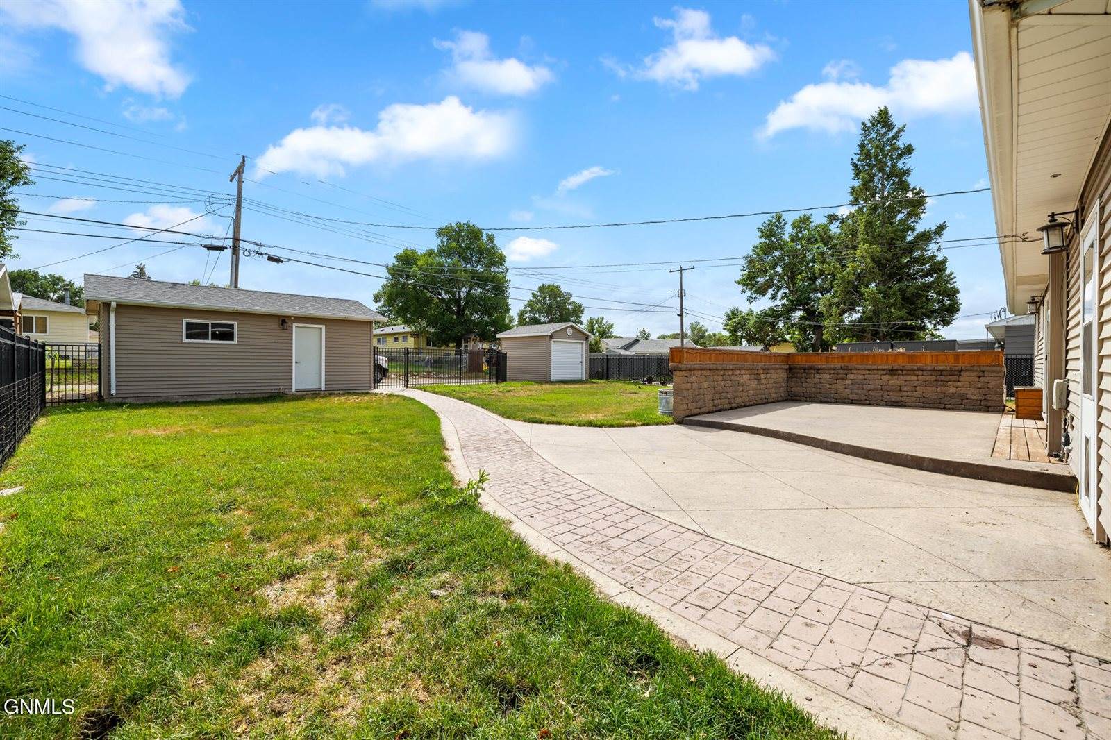 922 16th Avenue West, Williston, ND 58801