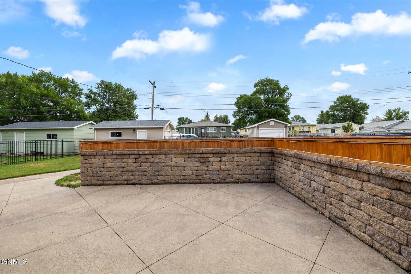 922 16th Avenue West, Williston, ND 58801