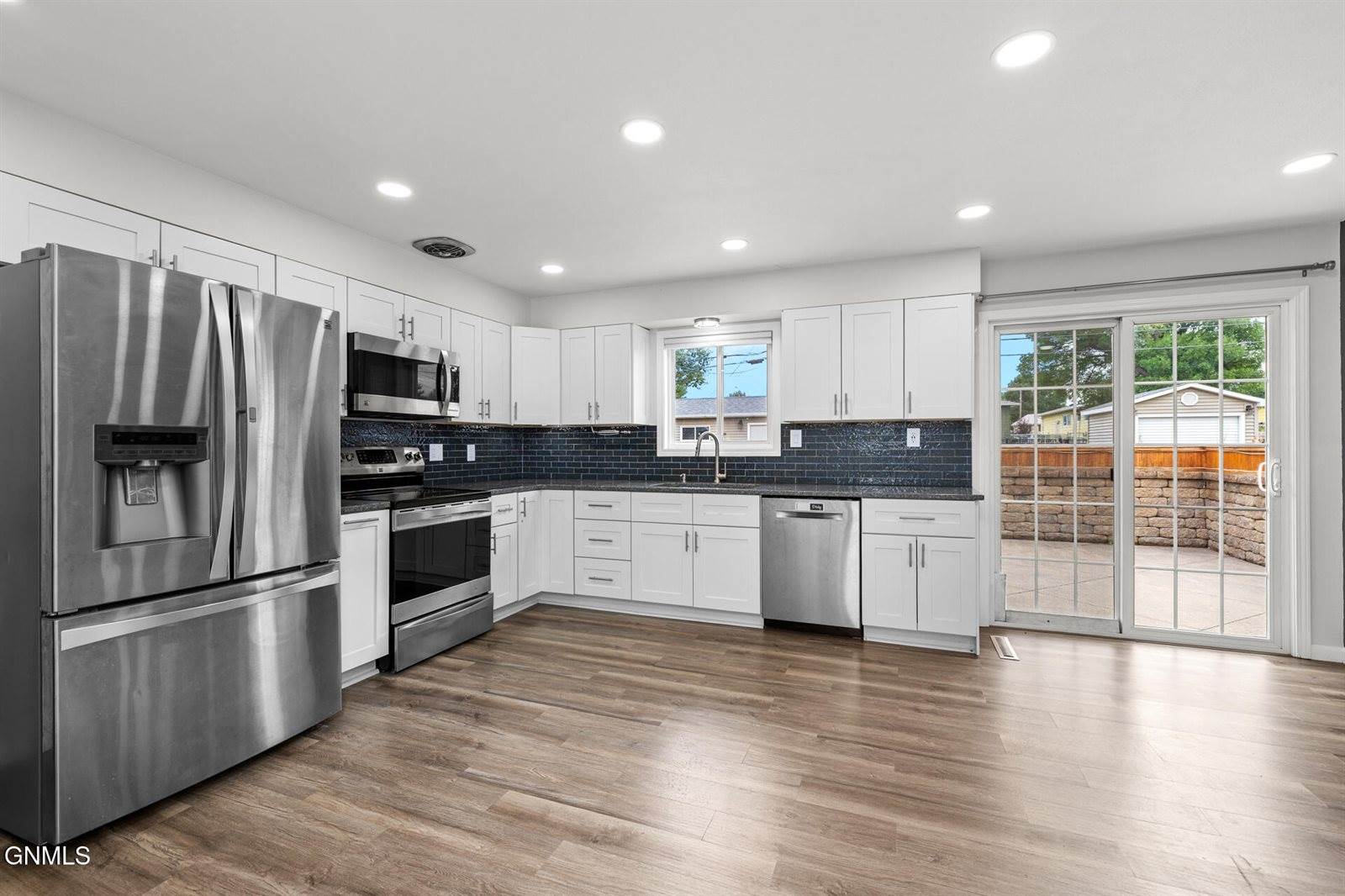 922 16th Avenue West, Williston, ND 58801