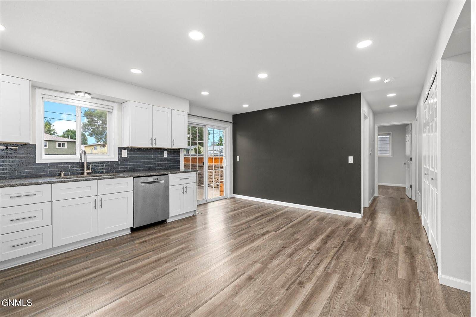 922 16th Avenue West, Williston, ND 58801