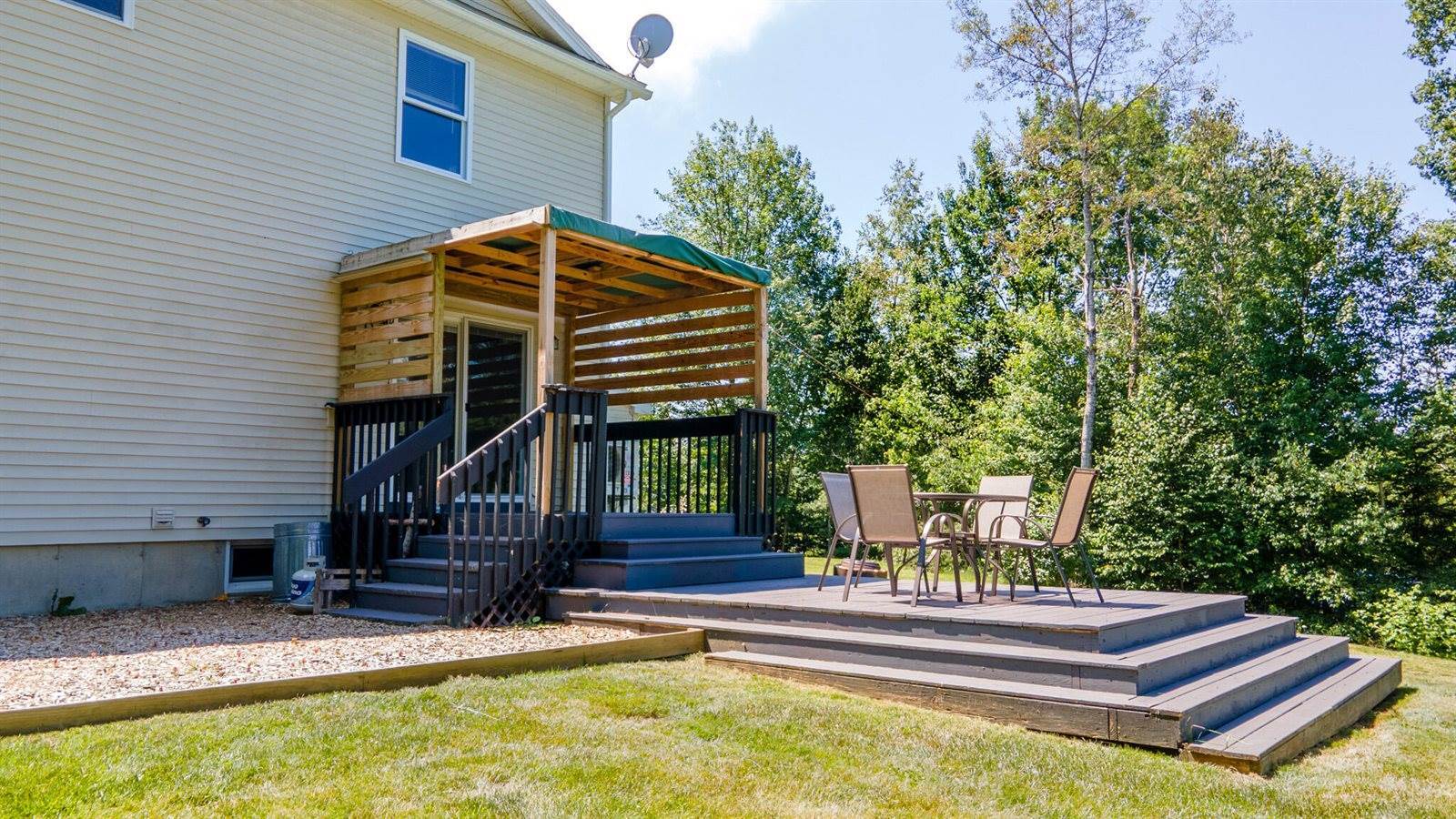 39 Maple Leaf Lane, Hermon, ME 04401