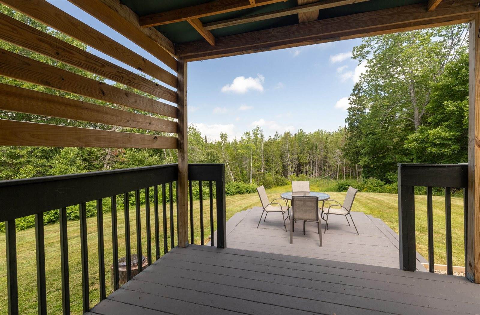 39 Maple Leaf Lane, Hermon, ME 04401