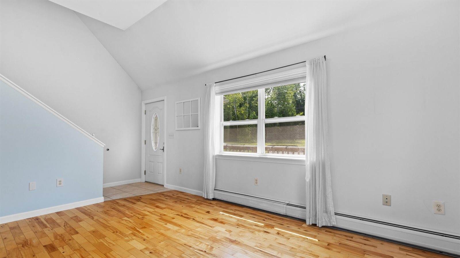 39 Maple Leaf Lane, Hermon, ME 04401