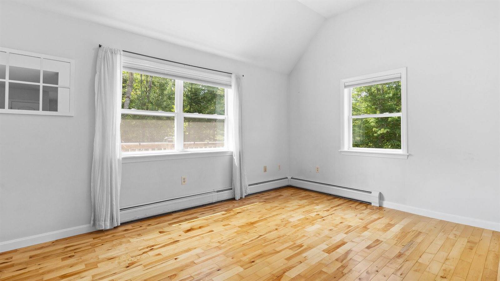 39 Maple Leaf Lane, Hermon, ME 04401