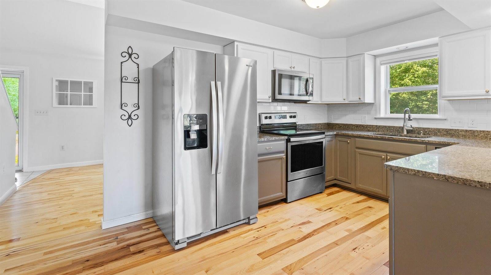 39 Maple Leaf Lane, Hermon, ME 04401