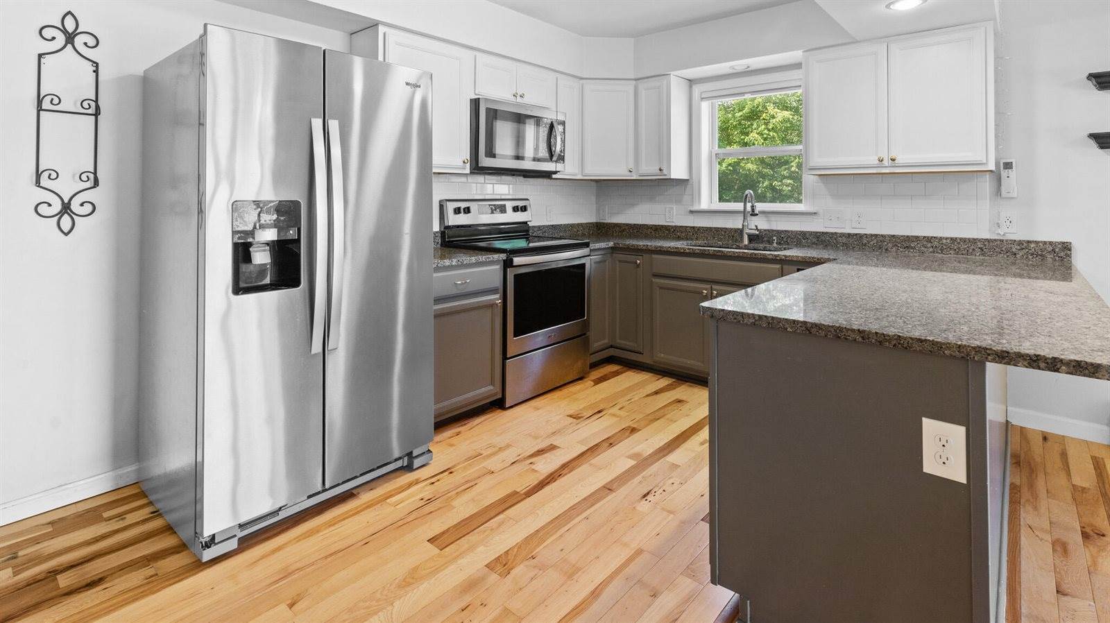 39 Maple Leaf Lane, Hermon, ME 04401