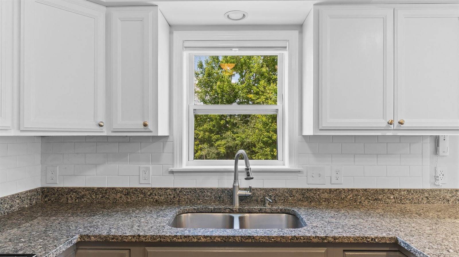 39 Maple Leaf Lane, Hermon, ME 04401