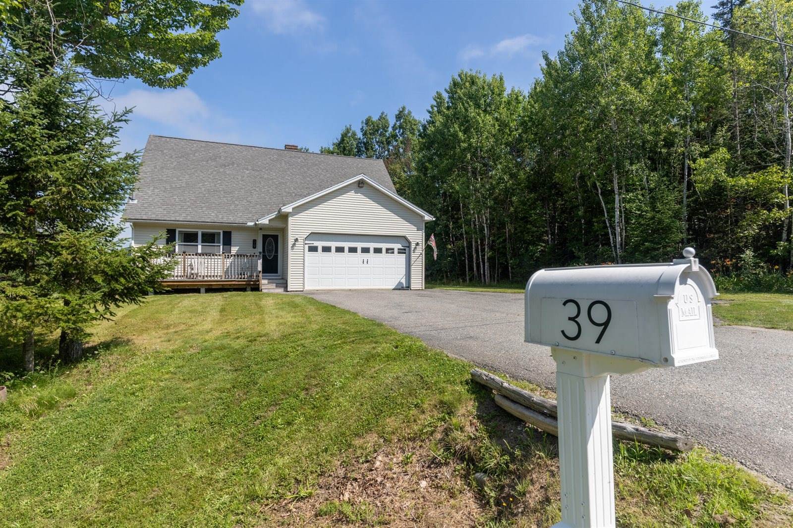 39 Maple Leaf Lane, Hermon, ME 04401