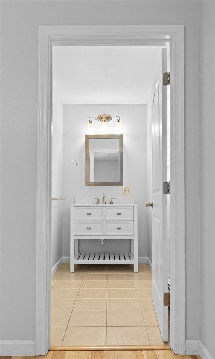 39 Maple Leaf Lane, Hermon, ME 04401