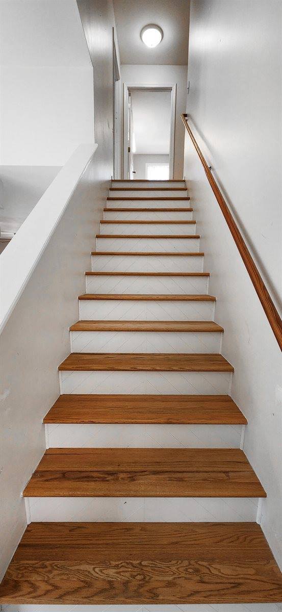 39 Maple Leaf Lane, Hermon, ME 04401