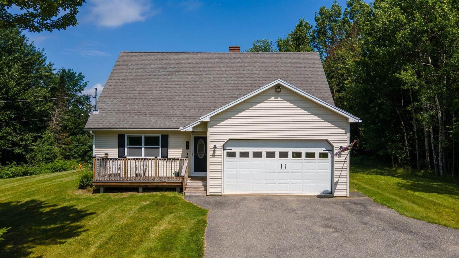 39 Maple Leaf Lane, Hermon, ME 04401