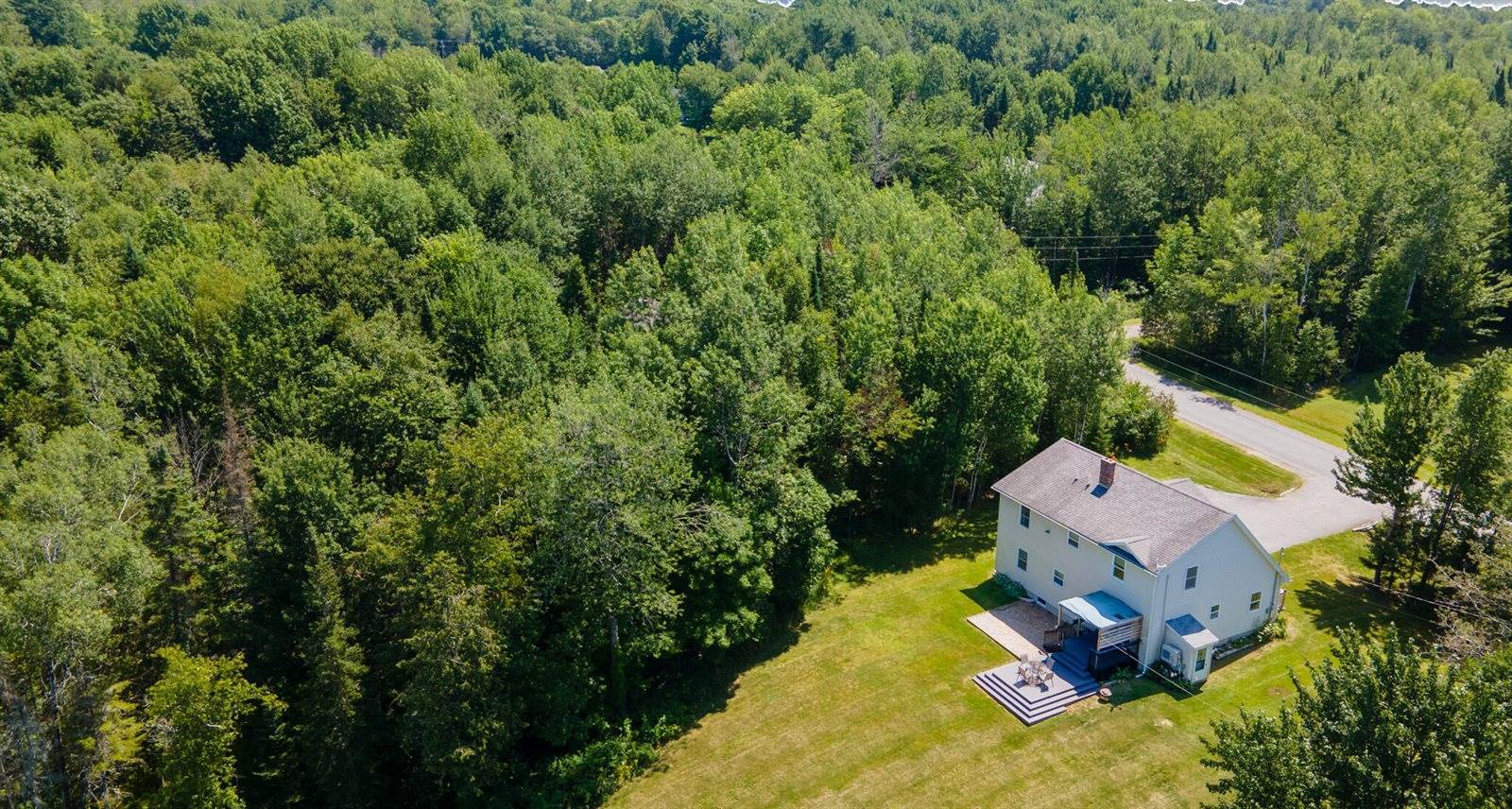 39 Maple Leaf Lane, Hermon, ME 04401