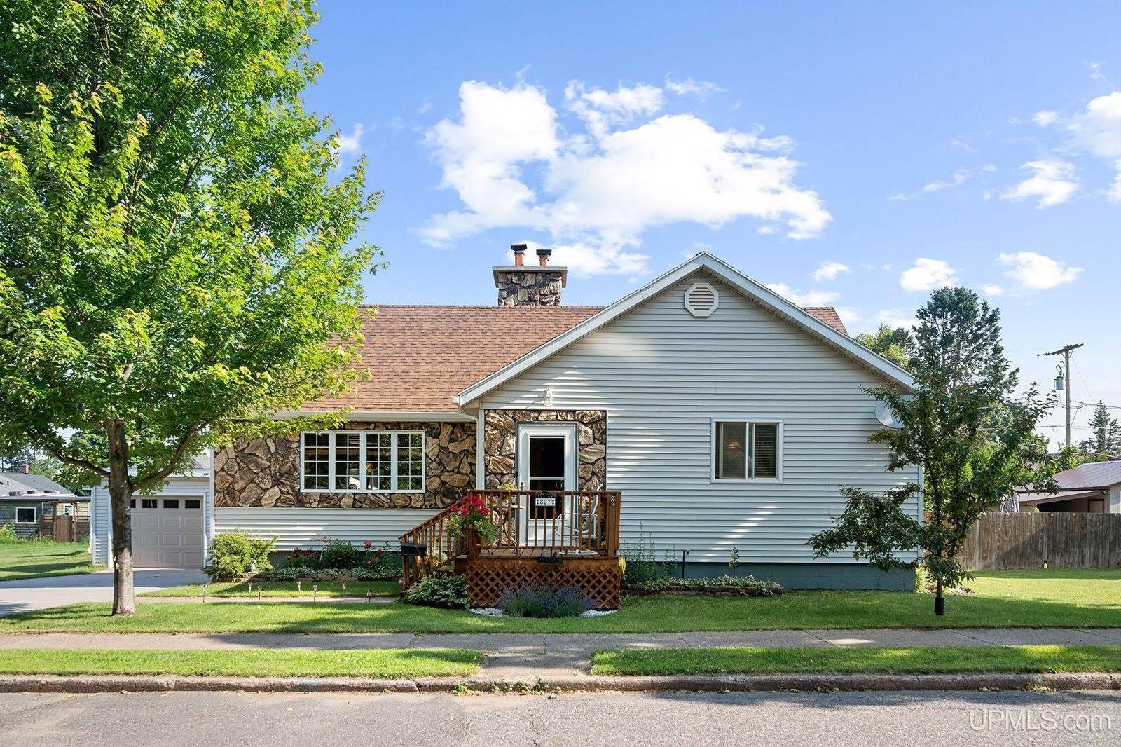 827 Michigan Street, Ishpeming, MI 49849