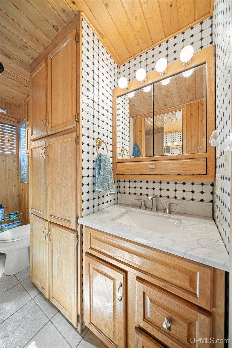 827 Michigan Street, Ishpeming, MI 49849