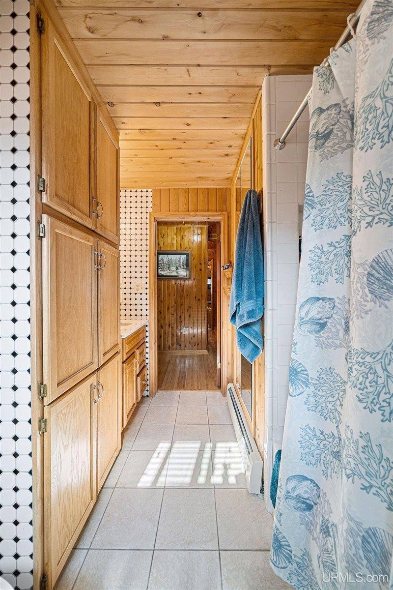 827 Michigan Street, Ishpeming, MI 49849