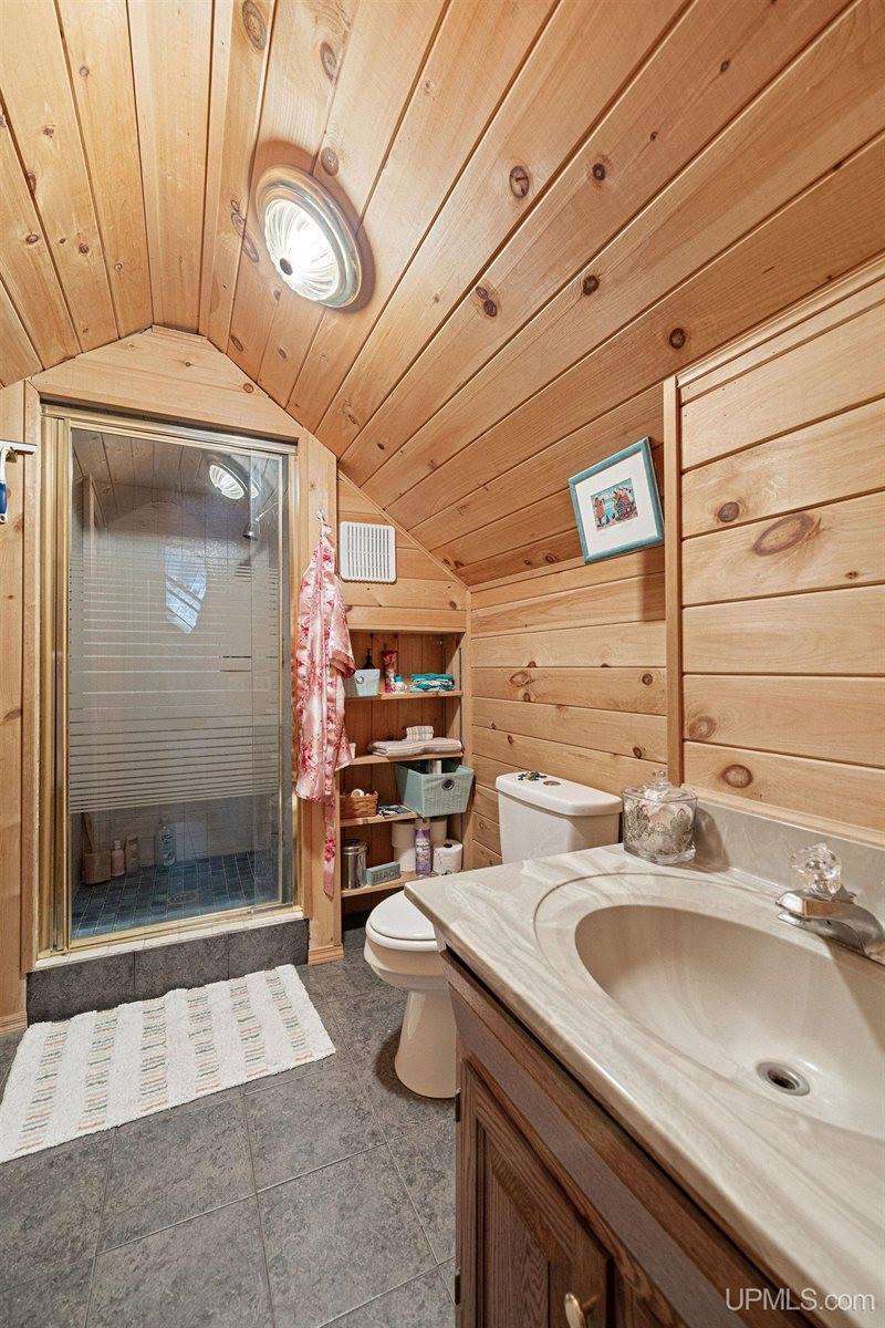 827 Michigan Street, Ishpeming, MI 49849