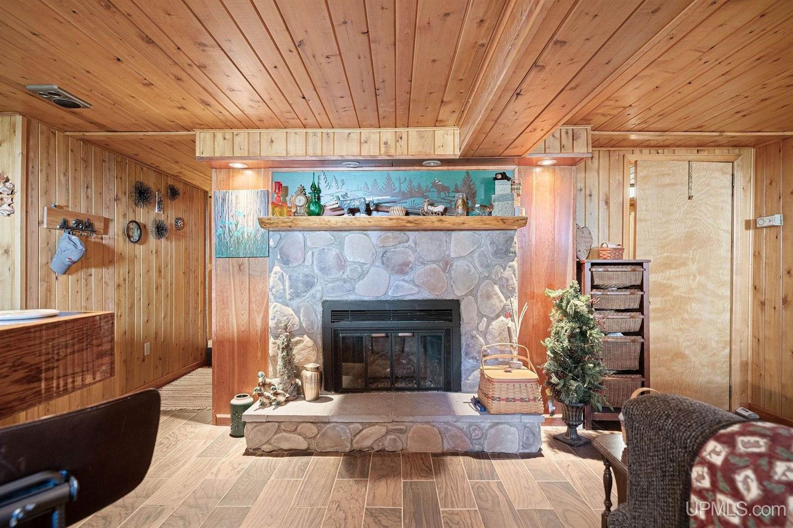 827 Michigan Street, Ishpeming, MI 49849