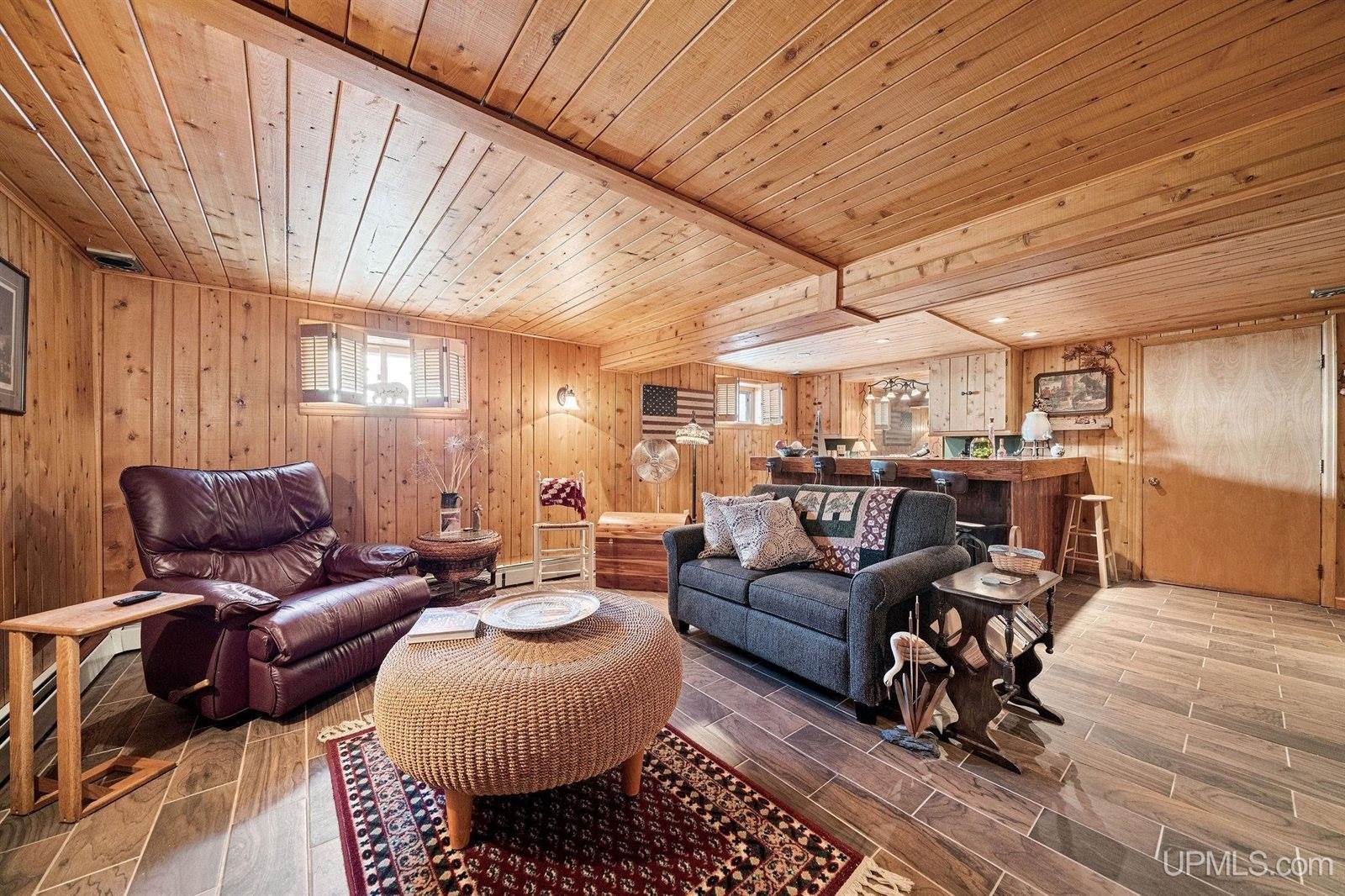 827 Michigan Street, Ishpeming, MI 49849