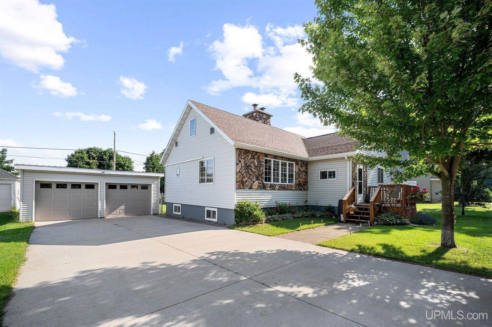 827 Michigan Street, Ishpeming, MI 49849