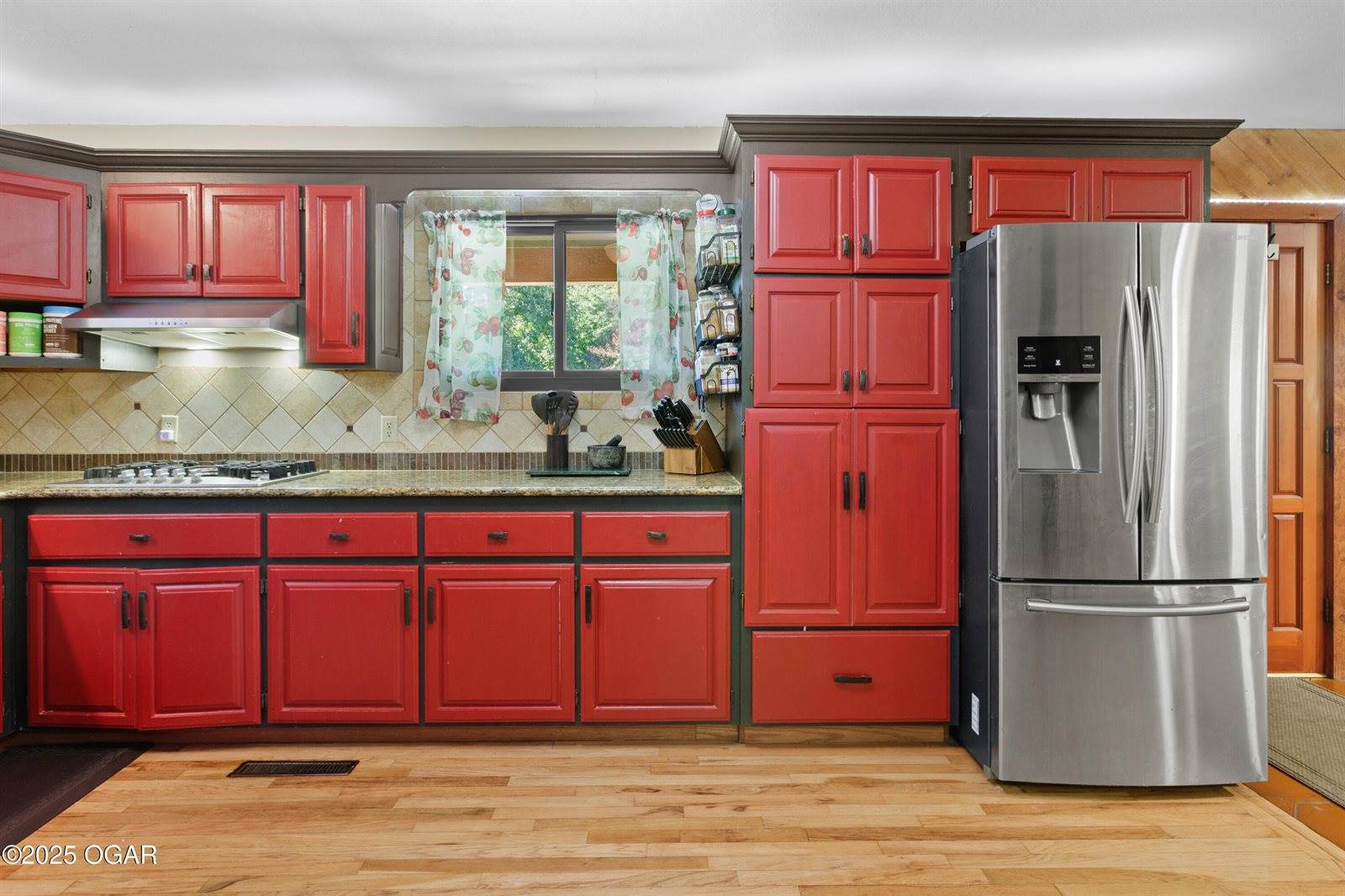 10463 Farm Road 1182, Aurora, MO 65605