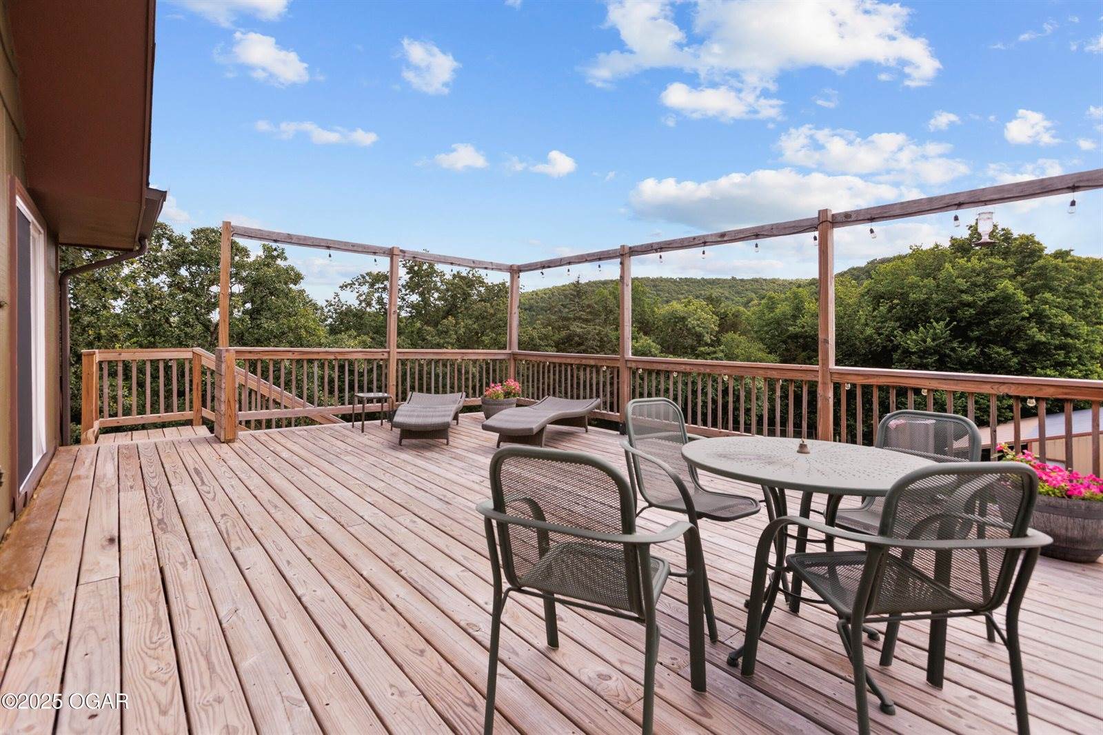 10463 Farm Road 1182, Aurora, MO 65605