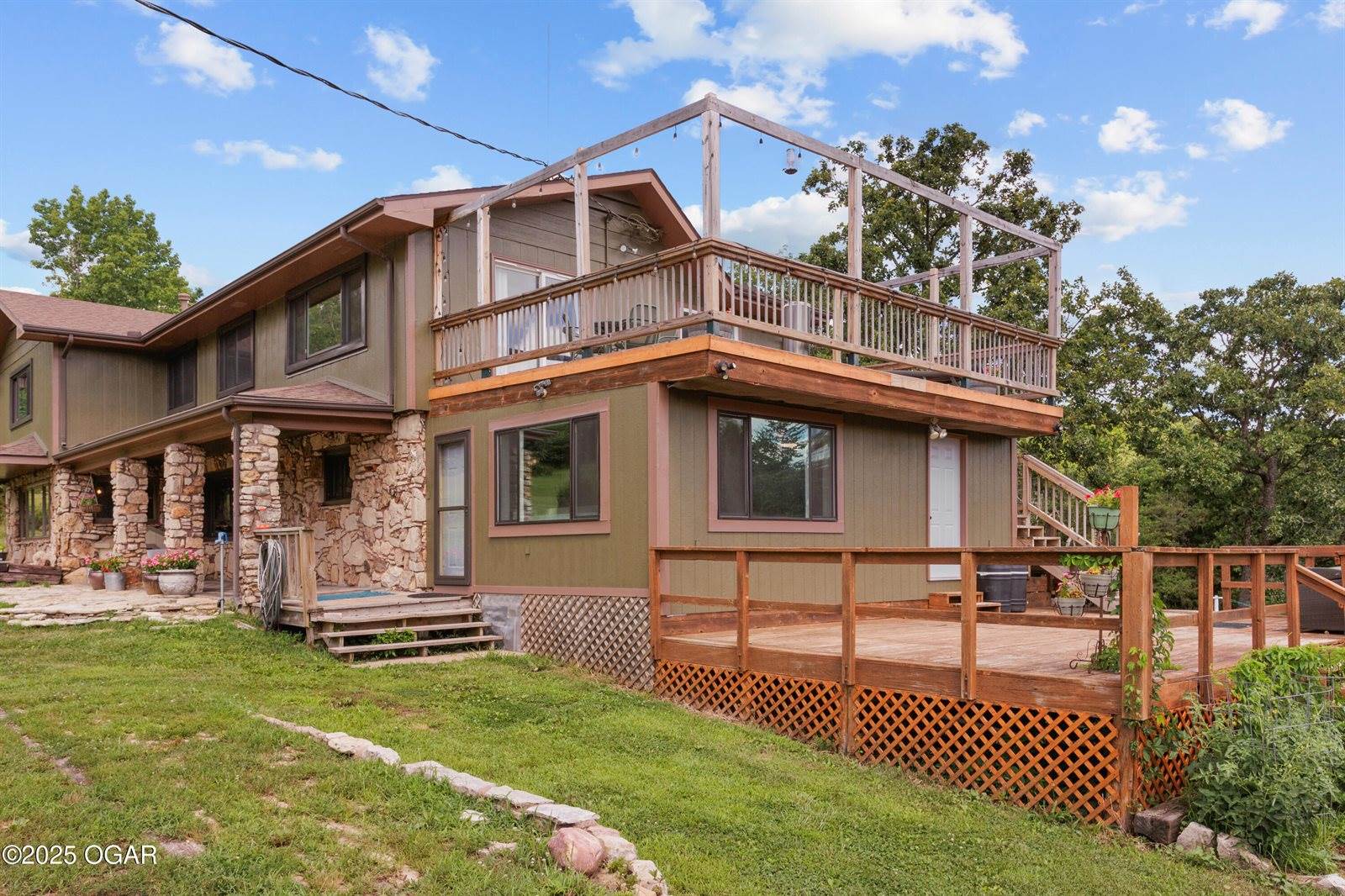 10463 Farm Road 1182, Aurora, MO 65605