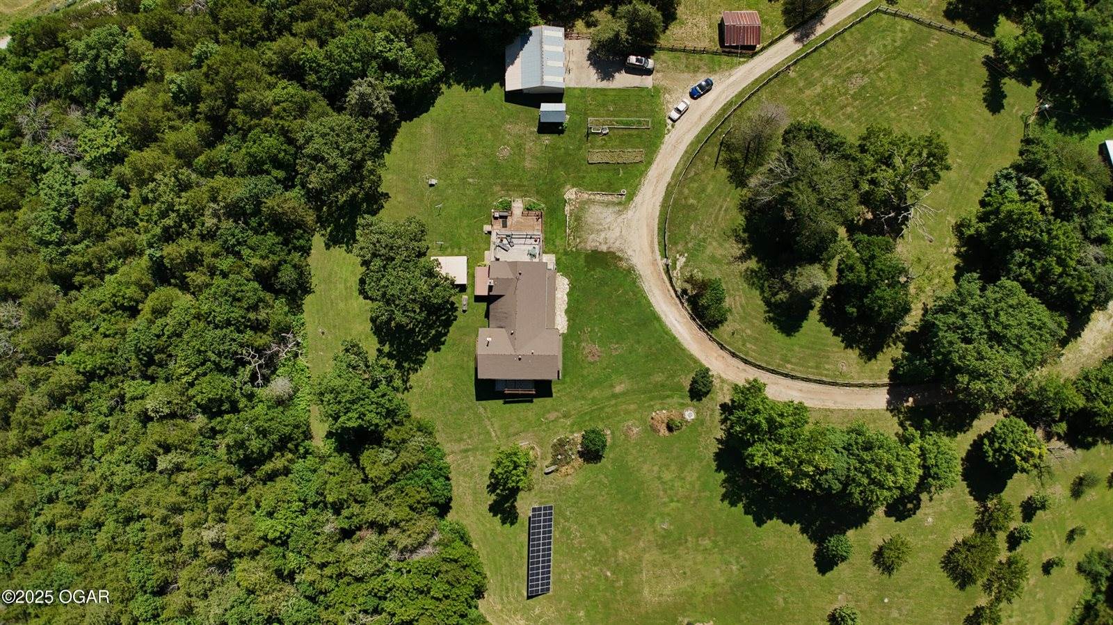 10463 Farm Road 1182, Aurora, MO 65605