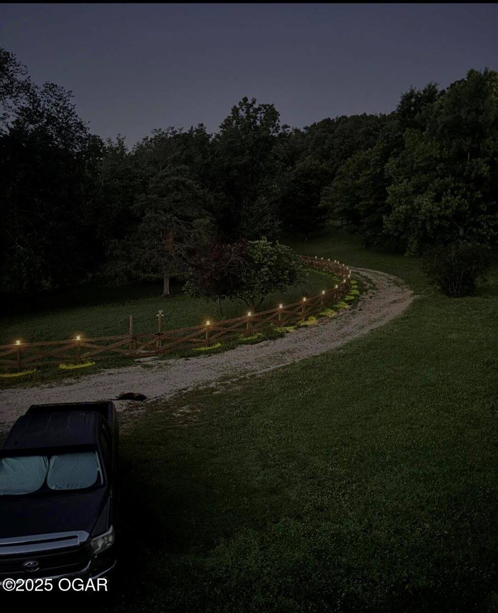 10463 Farm Road 1182, Aurora, MO 65605