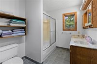 10463 Farm Road 1182, Aurora, MO 65605