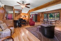 10463 Farm Road 1182, Aurora, MO 65605