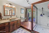 10463 Farm Road 1182, Aurora, MO 65605