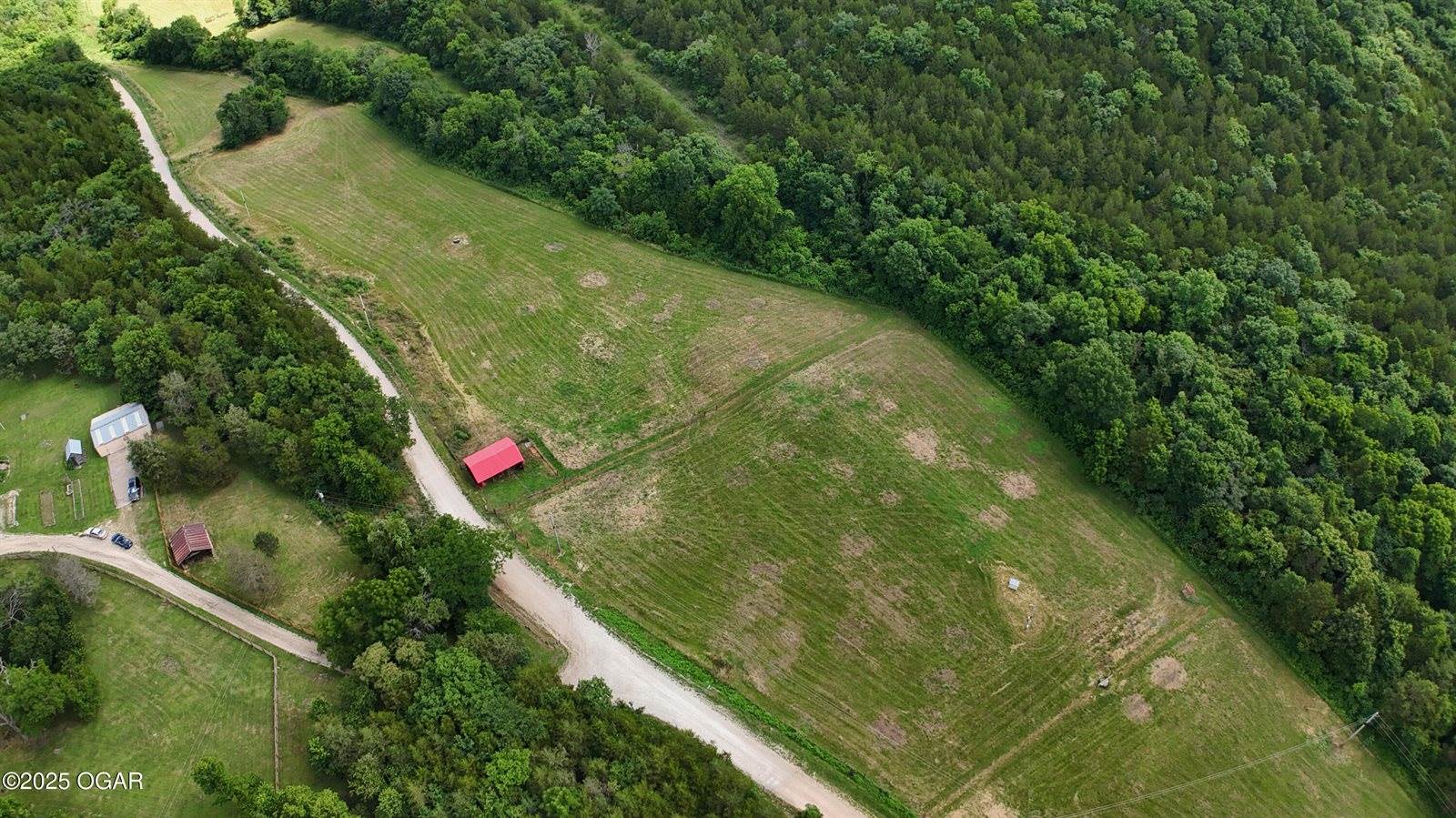 000 Farm Road 1182, Aurora, MO 65605