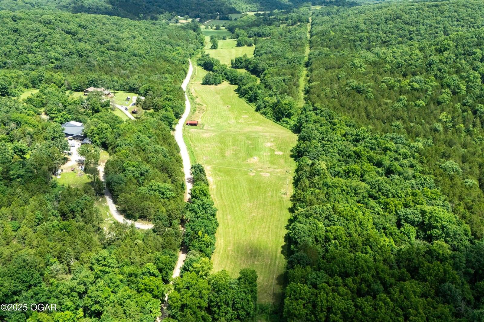 000 Farm Road 1182, Aurora, MO 65605