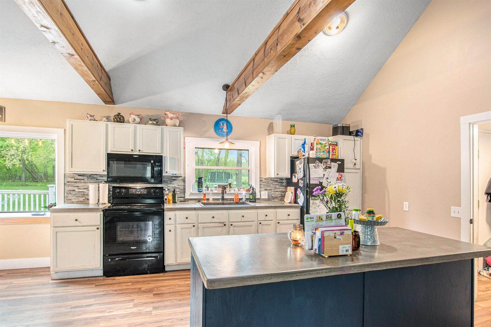 557 West James Street, Lawrence, MI 49064