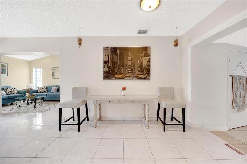 1913 Thomas St, Hollywood, FL 33020